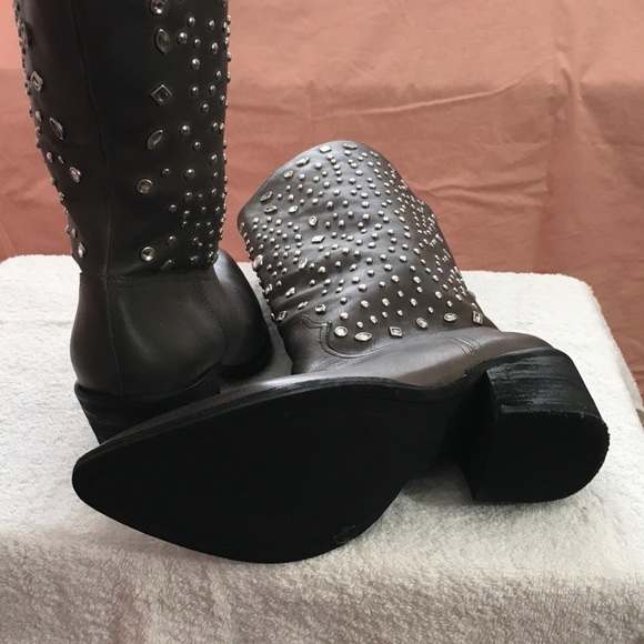 High boot - Picture 3 of 3